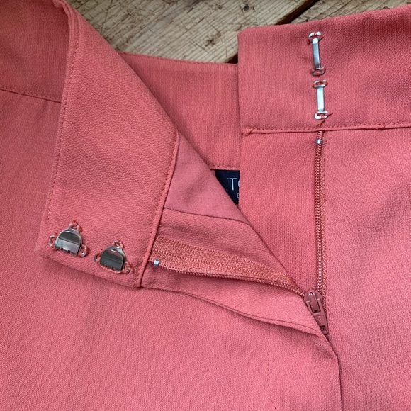 Top shop high waisted scalloped coral shorts - Picture 4 of 8